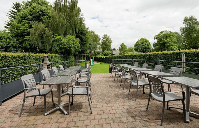 Holiday Home with Sauna, Garden, Terrace, BBQ & Fireplace - Photo 17