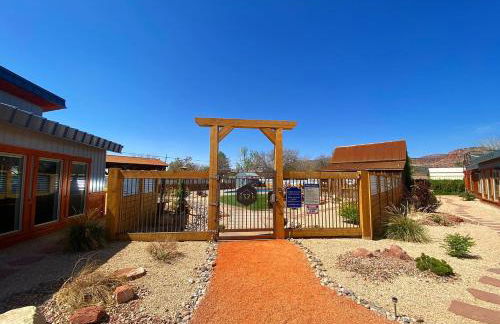 Timber & Tin H 2Bed 2Bath w Pool & Rooftop Deck - Foto 2