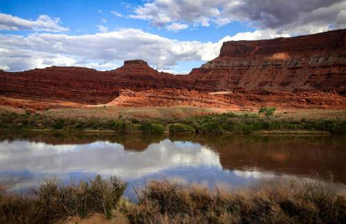 Charming Cave near Incredible Outdoor Activities for an Amazing Adventure in Moab, Utah - Foto 33