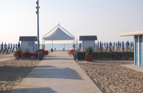 OASIS Golden Lagoon Chalet - Photo 14