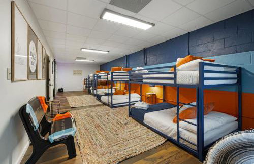 LKJ - Lakefront Home, Hot tub, Fire Pit, Games and Movie Room! - Foto 55