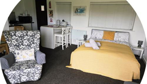 The Piggery - Corfe Mullen - Photo 1