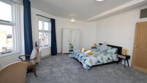 Beautiful large 3-bed coastal flat with parking. - Foto 3