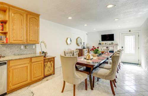 Bay and Hill Views Modern Hercules Home - Foto 12