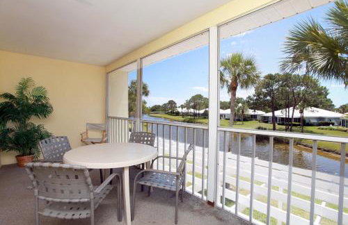 Lagoon front 2BR condo overlooking the golf course - Foto 1