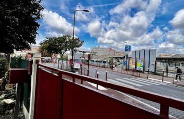 Cozy Station House & Direct Access to Paris - Foto 26