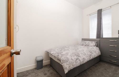 Modern 3-Bedroom Home in-Steps from Crown Point - Foto 36