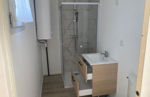 Studio 2 personnes au calme avec courette - Photo 2