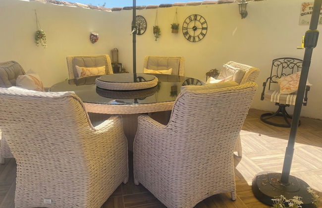 2 Bed-sleeps 4-mtn View-private Pool & Terrace - Photo 24