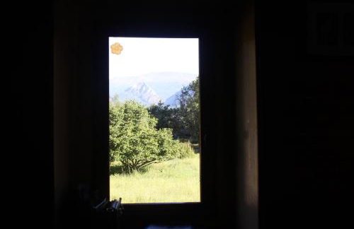 Maison de charme calme entourée de montagne - Foto 8