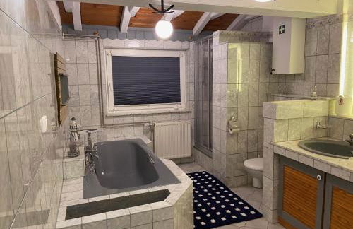 Lindenhuus-Urlaub unter einem Teilreetdach-Terrasse - Nahe Norden-Norddeich - Foto 26