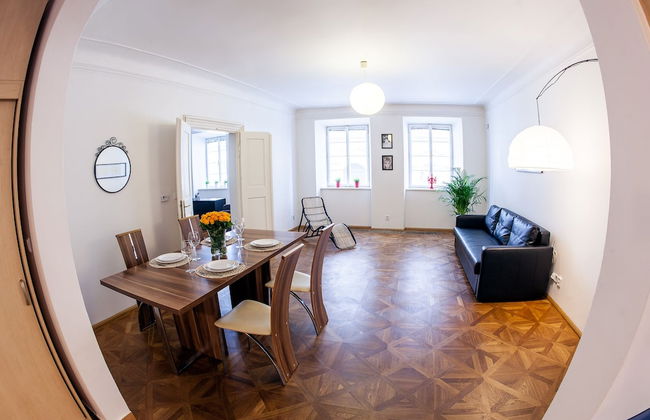 St. Nicholas Church view apartment - Photo 15