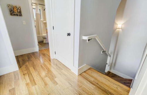 Swift Landing Steps from River & Local Hotspots - Foto 30