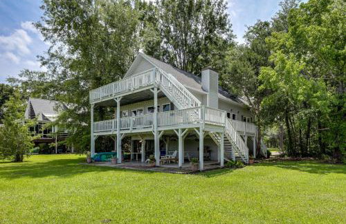 Spacious Riverfront Cottage with Dock in Green Pond! - Foto 32