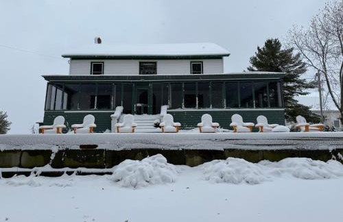 Lakefront Farmhouse for Family Gatherings - Foto 1