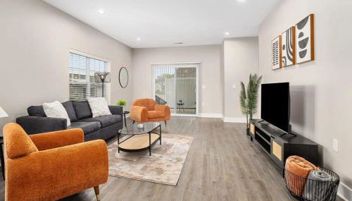 Modern 4BR 4BA Two Unit Condo w Garage and Patio - Foto 2