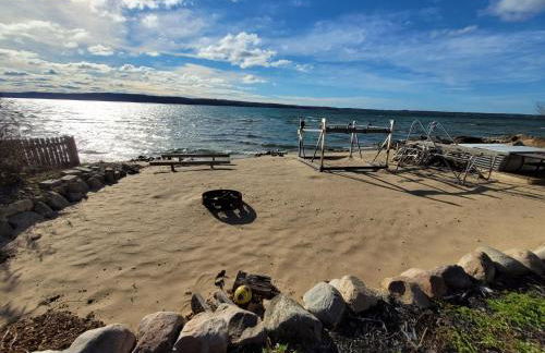 Crystal Lake Hillside with Private Sandy Beach - Foto 1