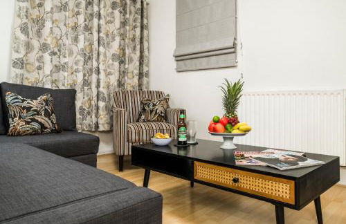 2BR Modern Flat With Free Parking - Foto 31