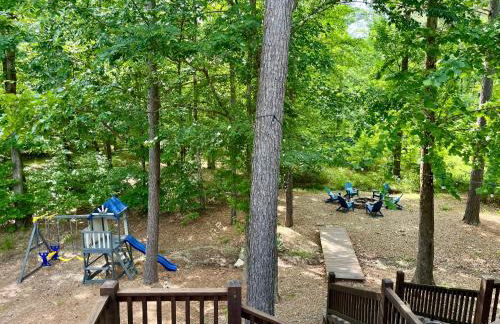 King Suite! Hot Tub, Arcade Games, L2 EV, Fire Pit, Kids Playset, Ping Pong, Dog Friendly - Foto 56