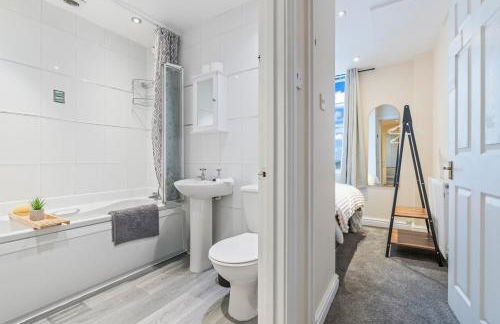 #97 Grade 2 historic Housekeeper's Cottage - Close to Statfold Country Park - Sleeps 5 - Perfect for Contractors and Families - Free street Parking" - Foto 37