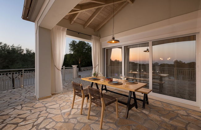 Ionian Mansion - Photo 29