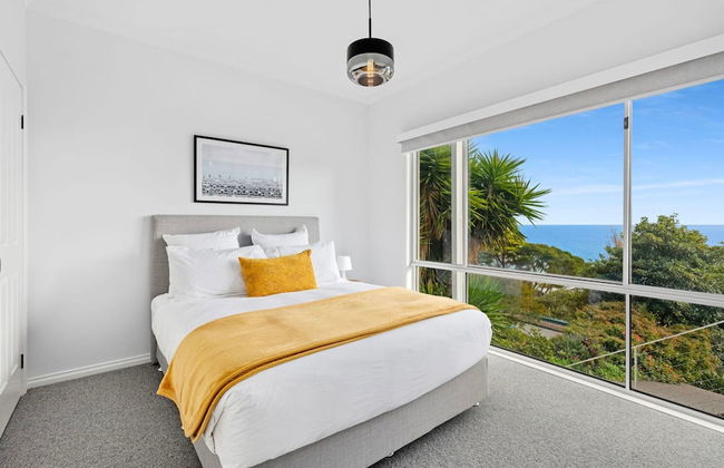 Clifftop Luxury With Spectacular Ocean Views - Photo 17