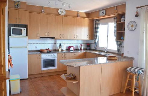 2 Bedroom Awesome Apartment In Vinaros - Foto 12