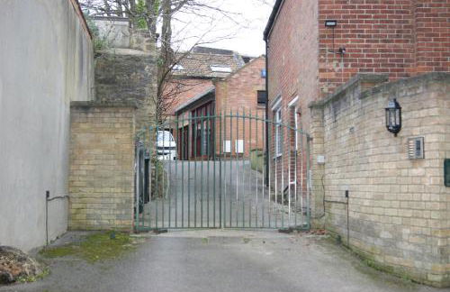 Stay in Yeovil Town Centre, Large 2 BD Apt With Parking, Sleeps 4 - Foto 21