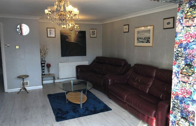 Lovely 3-bed House in Farnham Royal Slough - Foto 7