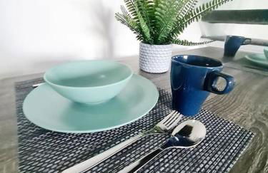 Lovely house with back garden - PRIVATE driveway - Foto 4