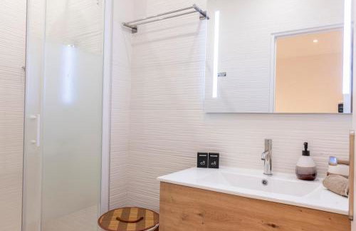 Esprit Chic - Elégant & central près du Palais - Foto 19