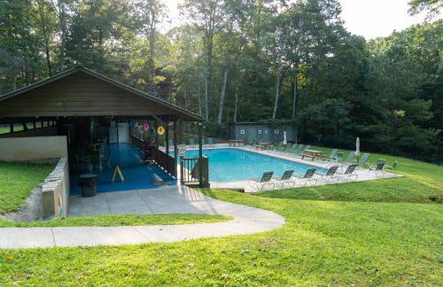 Brand New Build Luxury Mountain Chalet with Hot tub, pool, Game Room, Premium features - Foto 35