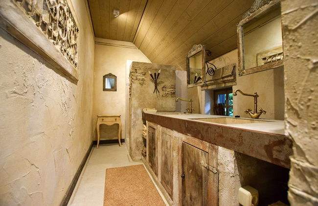 Posh Holiday Home in Alphen with Hot Tub - Photo 23