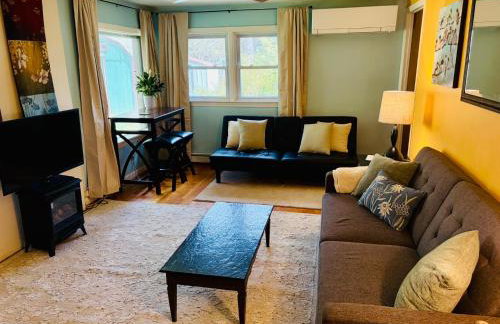 Private Green Cottage near downtown - Photo 6