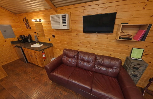 Log Cabin for Family Glamping Vacation near San Antonio - Foto 37
