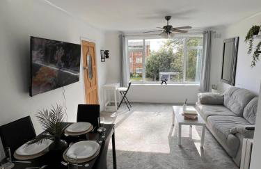 BHX NEC - Stylish 2-Bed Flat Allesley Coventry - Foto 1