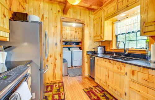 Secluded Oakland Cabin with Private Yard! - Foto 8