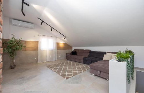 Lovely Home In Ostrvica - Photo 6