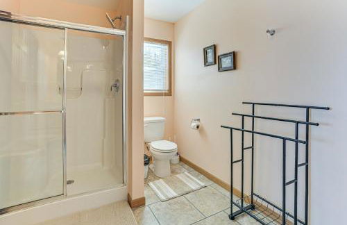 Lakefront Home with Yard and Views in Cheboygan! - Foto 16