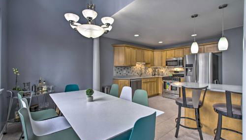 Immaculate Family Townhome - Walk to Beach! - Foto 2