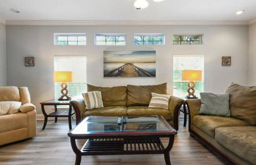 Old Town Bay St. Louis Outdoor Bar Area Game Room - Foto 11