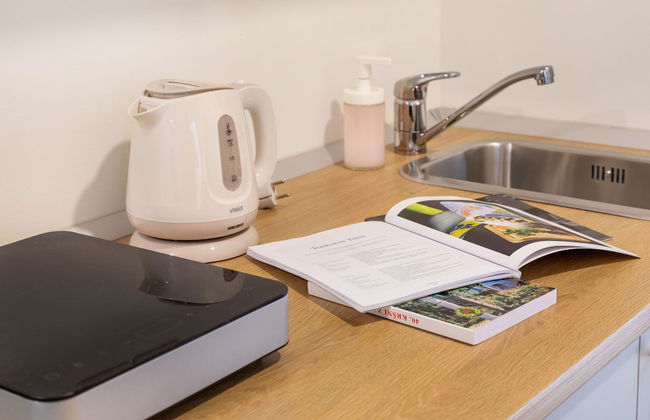 Spacious Studio Near City Center - Foto 6