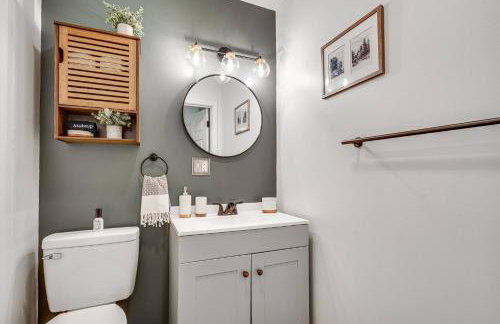 NEW! Shenandoah family & dog friendly cabin - 5 min walk river with private river access, BBQ, playground, fire pit - Foto 26