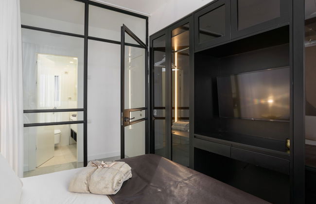 Luxury with Terrace & Sea View by FeelHome - Photo 3