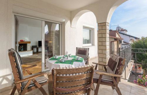 Elegant two-bedroom apartment with terrace in Rovinj - Photo 56