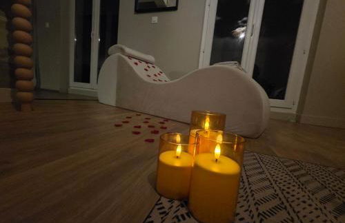 Love Room Valence - Suite romantique avec balnéo privée 2 places - Foto 7