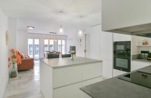 Magnificent- 2Bd 2Bth- City Center - Photo 12