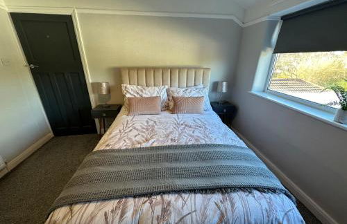 Family-Friendly 4BR Home in Sale, Manchester - Garden & Double Driveway - Foto 11