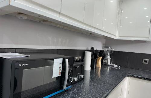 Affluent Living Property perfect for contractors & individuals Free Parking - Foto 36