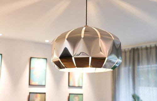 Architect-Designed Luxury Retreat 3BR Chessington - Pass the Keys - Photo 43